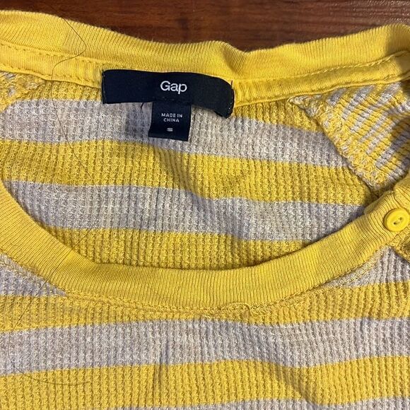 Yellow Striped Ribbed Long Sleeve T Shirt - Buttons on Top - GAP T Shirt - Picture 3 of 3